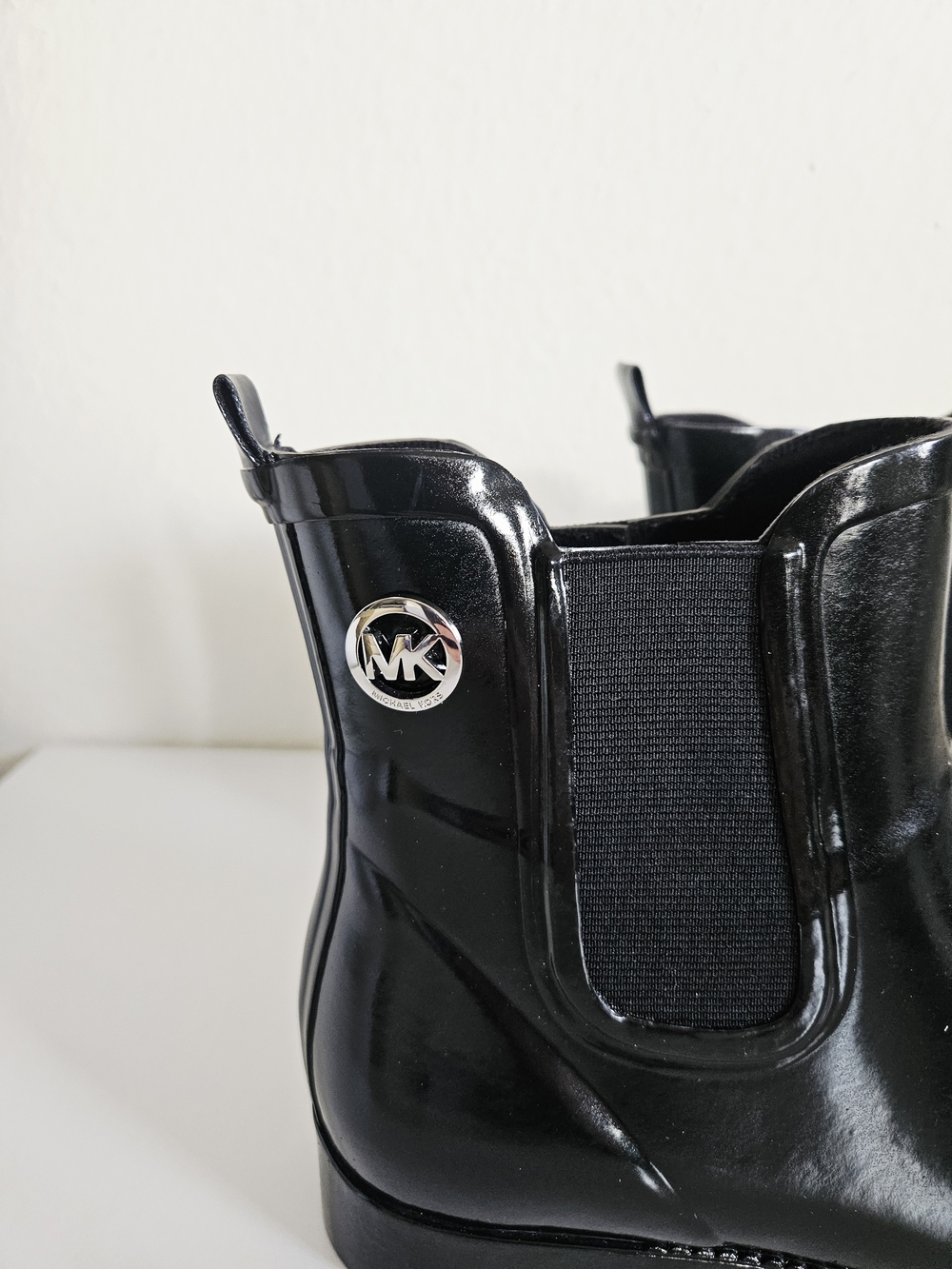 Michael Kors Women's Black Gloss Chelsea Rain Boots - Picture 4 of 7